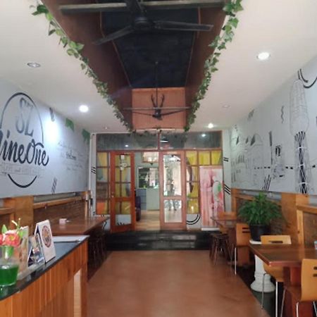 Sz Nine One Hotel Medan Bagian luar foto