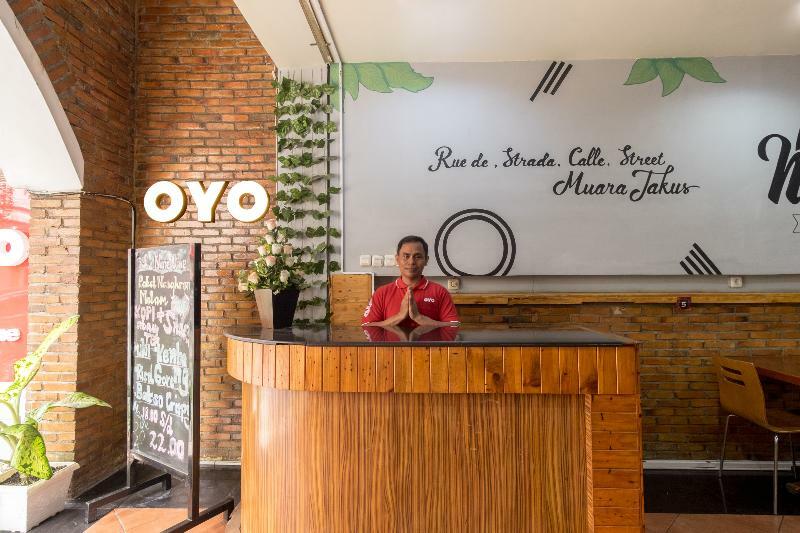 Sz Nine One Hotel Medan Bagian luar foto